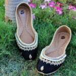 Black Pearls Khussa