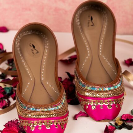 pink khussa for her