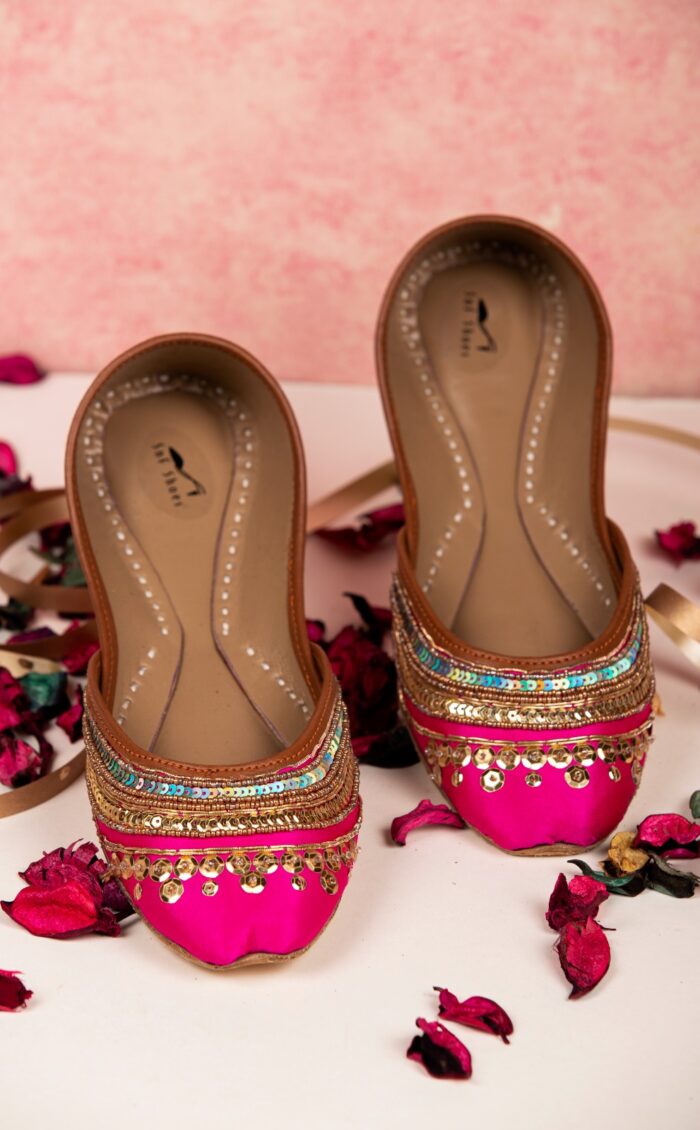 pink khussa for her