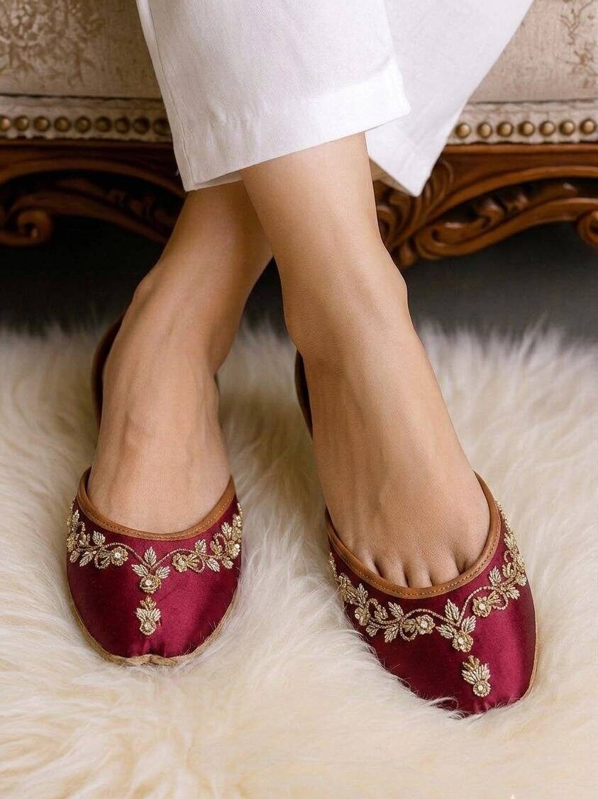 Maroon Hand Embroidered Khussa-2255 - Image 1