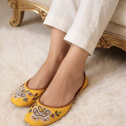Butterfly yellow Khussa for here