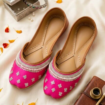 pink khussa for her