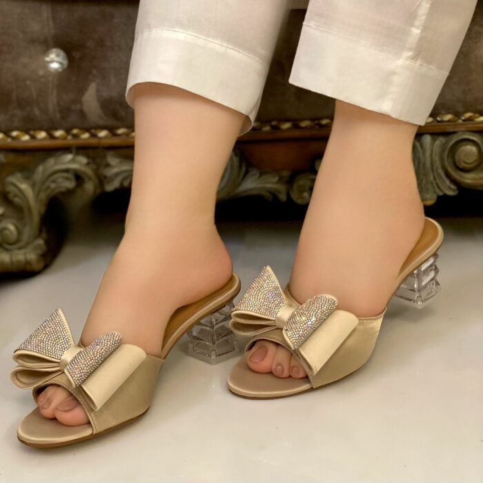 bow heels in beige