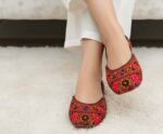 Traditional Khussa For Her