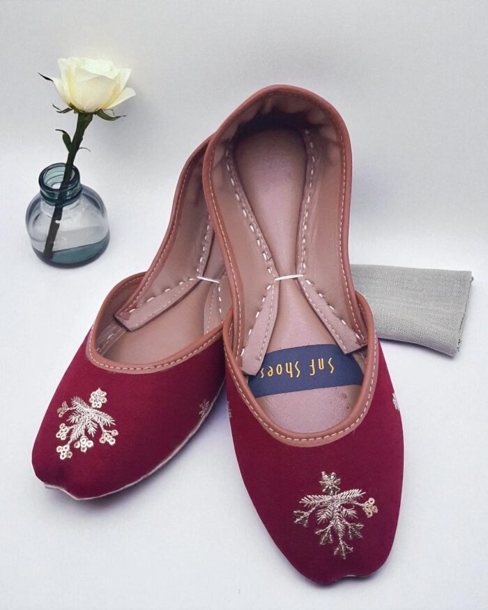 Maroon Khussa With Golden Bunch