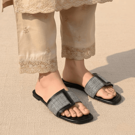 Gleam Step Black Flats For Her