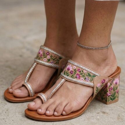 Flower Hand Painted Block Heel Kolhapuri In Nude Pink