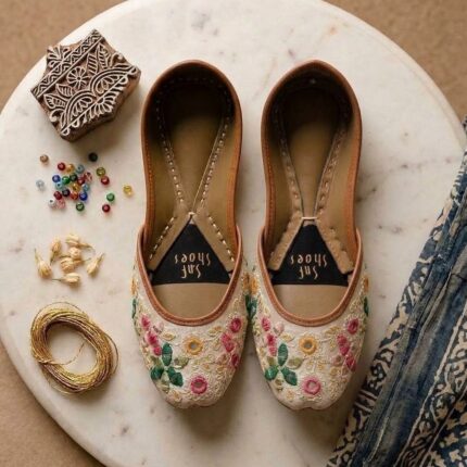 White Jutti With Multi Thread Work