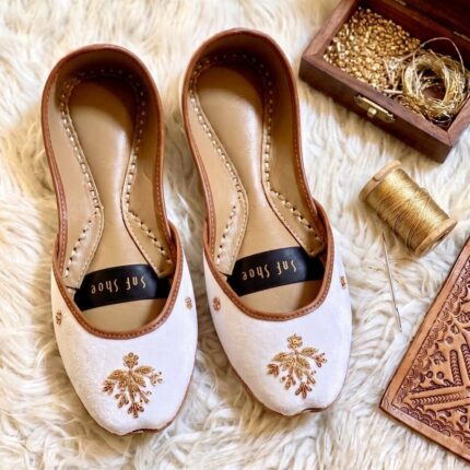White Jutti With Golden Bunch