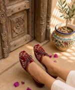 Laceups Marron Khussa For Her