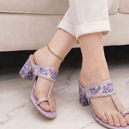 Floral Hand Painted Block Heel Kolhapuri In Lilac