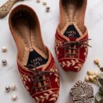 Laceups Marron Khussa For Her