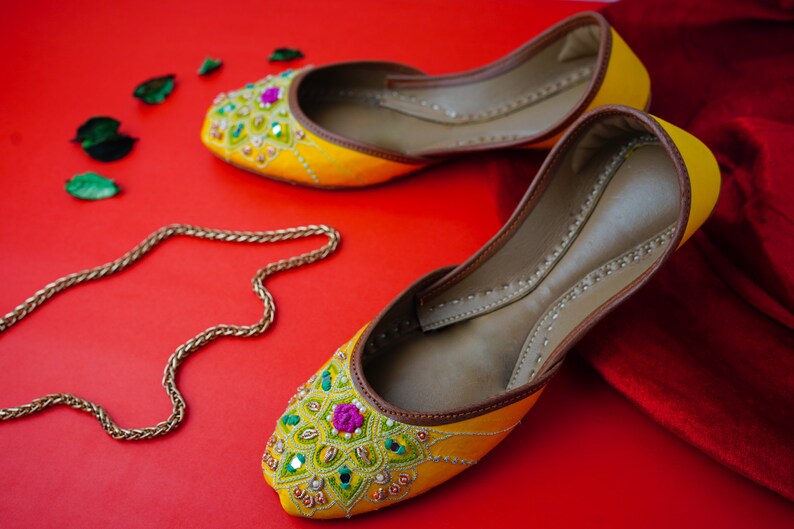 Yellow jutti With Multi embroidery 2543 Yellow jutti With Multi embroidery 2543