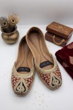 Darbar-e-Khaas Tilla Jutti-