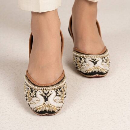 The Royal Swan Black Jutti-2539