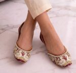 The Royal Swan Maroon Jutti