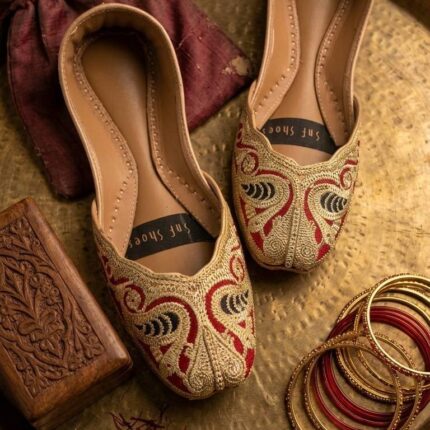 Regal Crimson Zari Tilla Jutti-2550