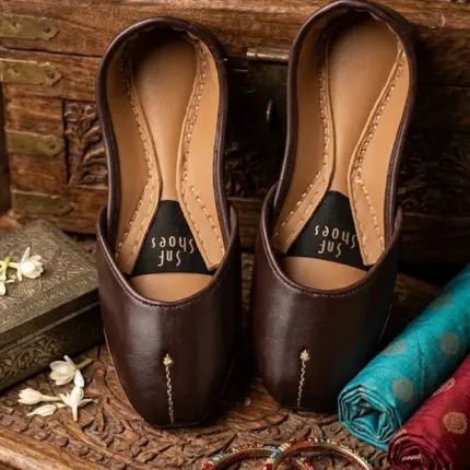 Espresso Minimal Zari Khussa For Women
